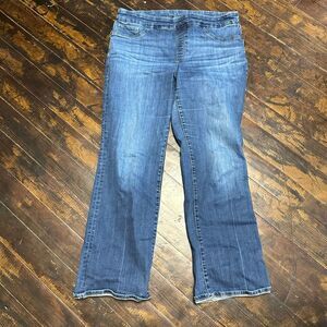 Chico’s 3/18 distressed denim boot stretchy travelcore pull on pants